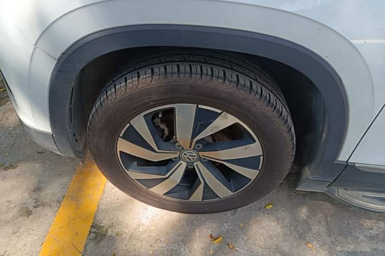 Used Volkswagen Tayron 2019 Teramont Edition 280TSI Two-Wheel Drive Luxury Model China VI Standard Left Front Wheel Hub