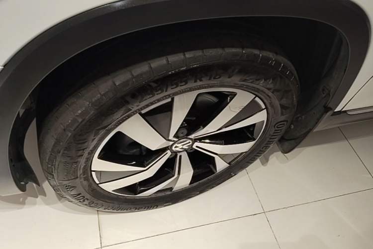 Used Volkswagen Tayron 2019 330TSI Two-Wheel Drive Luxury Model China VI Standard Left Front Wheel Hub