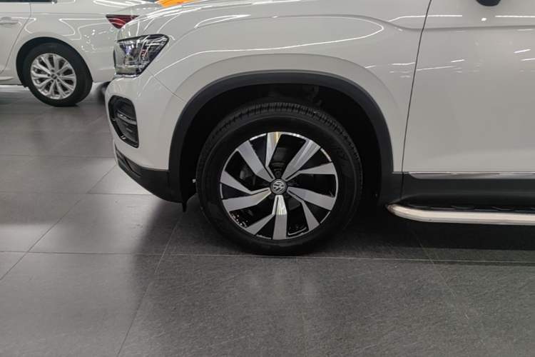 Used Volkswagen Tayron 2019 Teramont Edition 280TSI Two-Wheel Drive Luxury Model China VI Standard Left Front Wheel Hub
