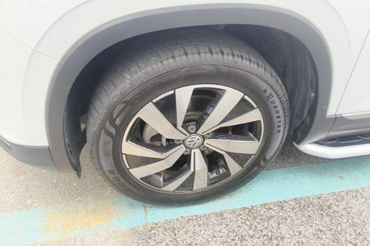 Used Volkswagen Tayron 2019 330TSI Two-Wheel Drive Luxury Model China VI Standard Left Front Wheel Hub
