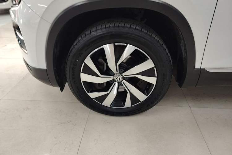 Used Volkswagen Tayron 2019 330TSI Two-Wheel Drive Luxury Model China VI Standard Left Front Wheel Hub