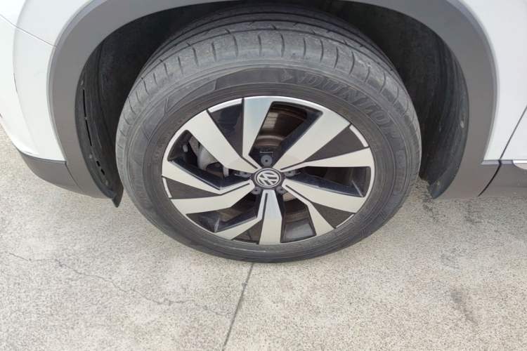 Used Volkswagen Tayron 2019 330TSI Two-Wheel Drive Luxury Model China VI Standard Left Front Wheel Hub