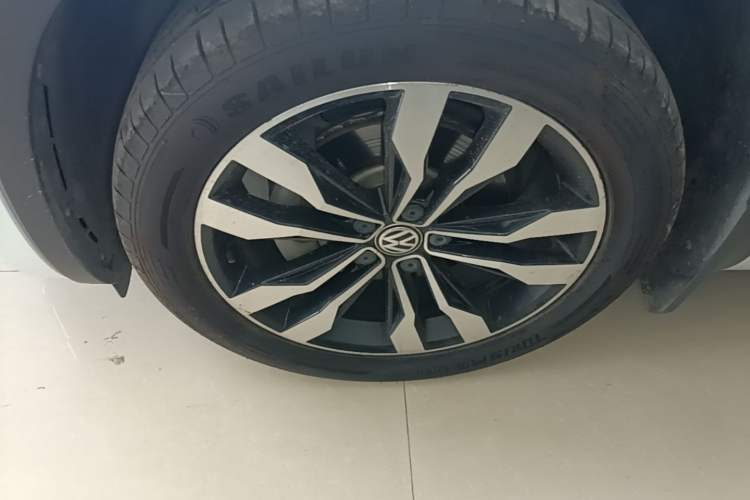 Used Volkswagen Tayron 2019 380TSI Four-Wheel Drive R-Line China VI-standard Left Front Wheel Hub