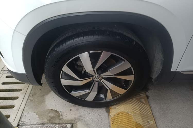 Used Volkswagen Tayron 2019 330TSI Four-Wheel Drive Luxury Version China V Standard Left Front Wheel Hub