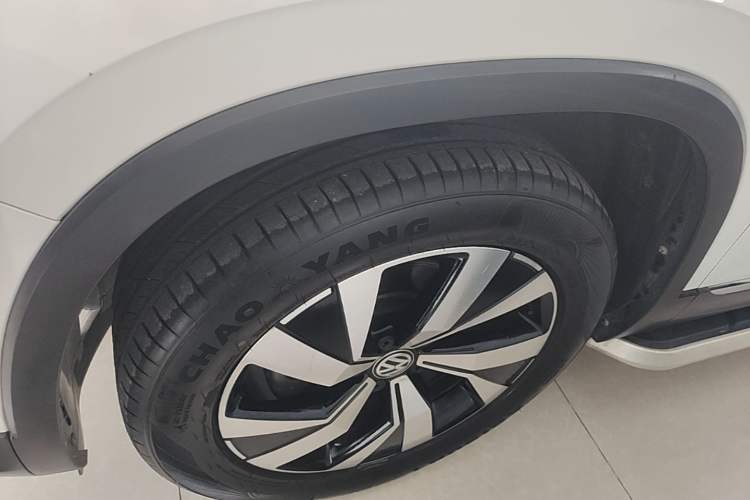 Used Volkswagen Tayron 2019 330TSI Two-Wheel Drive Luxury Model China VI Standard Left Front Wheel Hub