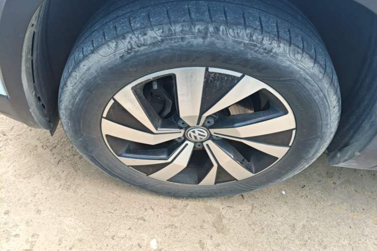 Used Volkswagen Tayron 2019 330TSI Two-Wheel-Drive Luxury Version China V Emission Standard Left Front Wheel Hub