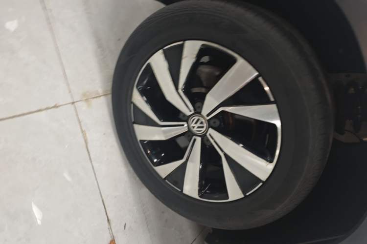 Used Volkswagen Tayron 2019 330TSI Two-Wheel Drive Luxury Model China VI Standard Left Front Wheel Hub