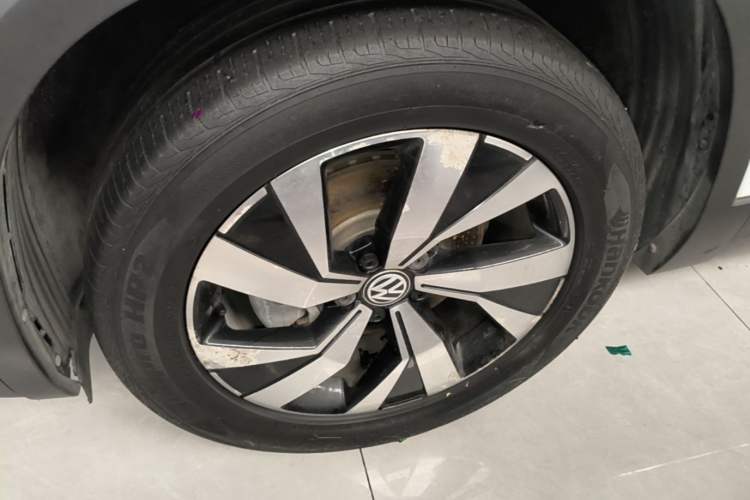 Used Volkswagen Tayron 2019 330TSI Two-Wheel Drive Luxury Model China VI Standard Left Front Wheel Hub