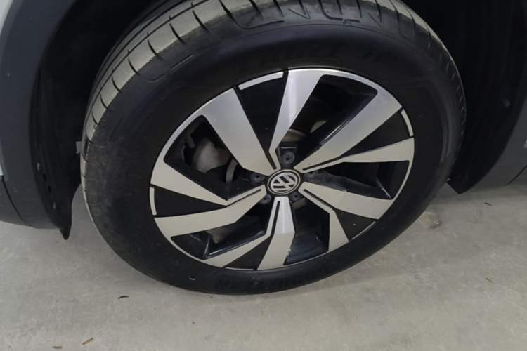 Used Volkswagen Tayron 2019 330TSI Two-Wheel Drive Luxury Model China VI Standard Left Front Wheel Hub