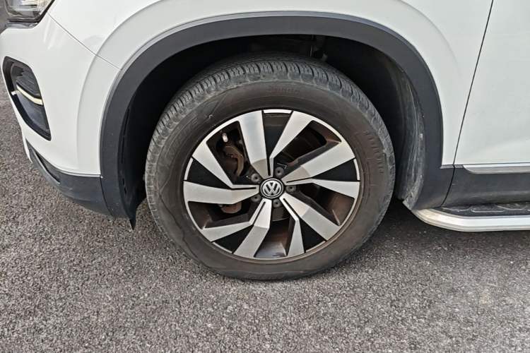 Used Volkswagen Tayron 2019 330TSI Two-Wheel Drive Luxury Model China VI Standard Left Front Wheel Hub