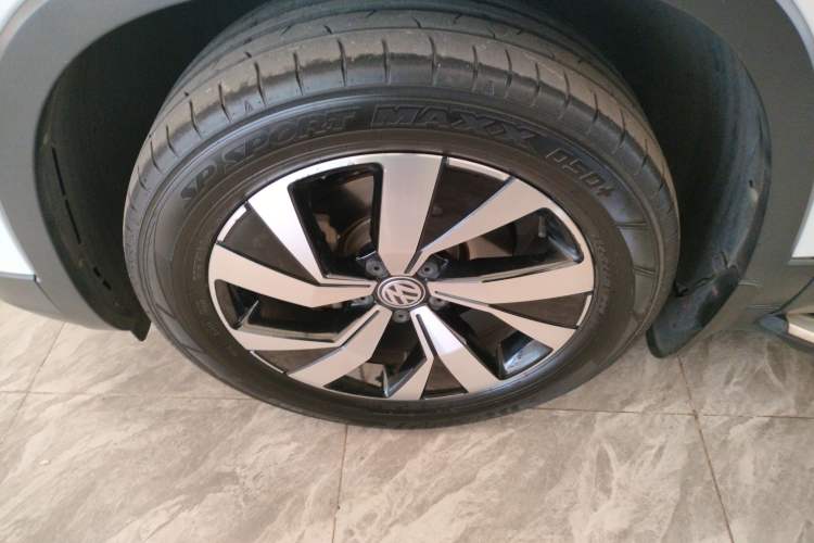Used Volkswagen Tayron 2019 Teramont Edition 280TSI Two-Wheel Drive Luxury Model China VI Standard Left Front Wheel Hub