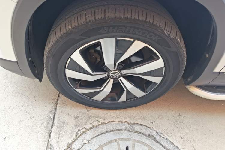 Used Volkswagen Tayron 2019 Teramont Edition 280TSI Two-Wheel Drive Luxury Model China VI Standard Left Front Wheel Hub