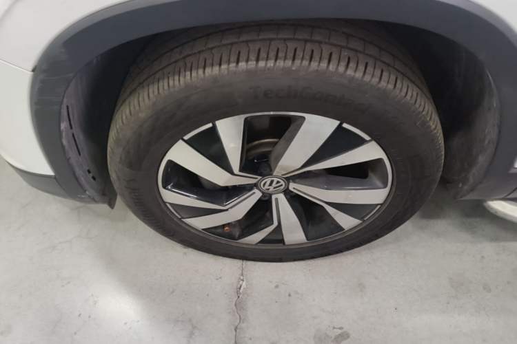 Used Volkswagen Tayron 2019 330TSI Two-Wheel Drive Luxury Model China VI Standard Left Front Wheel Hub