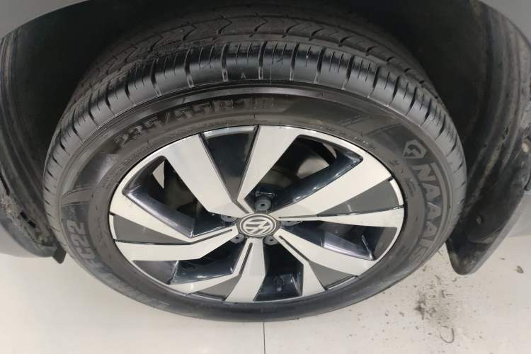 Used Volkswagen Tayron 2019 Teramont Edition 280TSI Two-Wheel Drive Luxury Model China VI Standard Left Front Wheel Hub