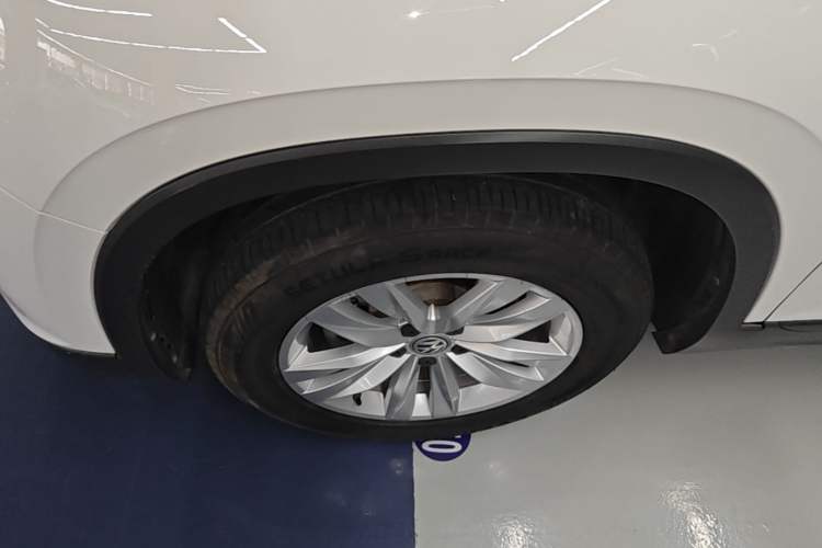 Used Volkswagen Tayron 2019 Teramont Edition 280TSI Two-Wheel Drive Comfort Model China VI Standard Left Front Wheel Hub