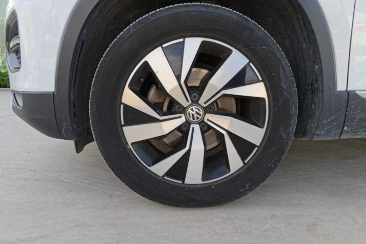 Used Volkswagen Tayron 2019 330TSI Two-Wheel Drive Luxury Model China VI Standard Left Front Wheel Hub
