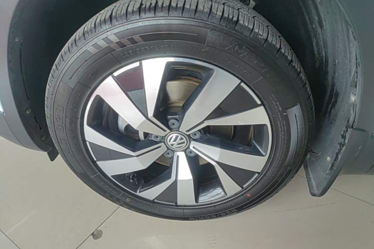 Used Volkswagen Tayron 2019 330TSI Two-Wheel Drive Luxury Model China VI Standard Left Front Wheel Hub