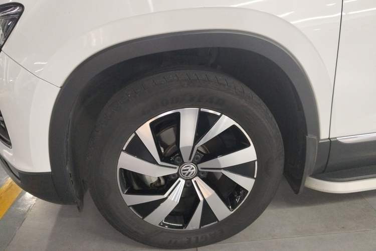 Used Volkswagen Tayron 2019 Teramont Edition 280TSI Two-Wheel Drive Luxury Model China VI Standard Left Front Wheel Hub