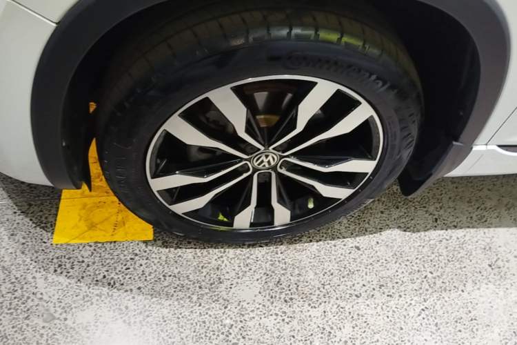 Used Volkswagen Tayron 2019 380TSI Four-Wheel Drive R-Line China VI-standard Left Front Wheel Hub