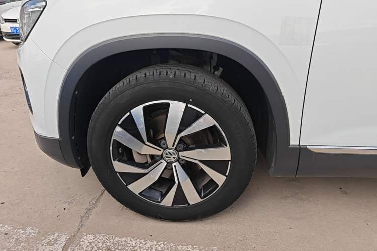 Used Volkswagen Tayron 2019 330TSI Two-Wheel Drive Luxury Model China VI Standard Left Front Wheel Hub