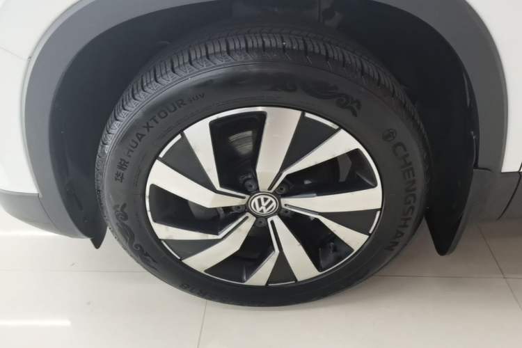 Used Volkswagen Tayron 2019 330TSI Two-Wheel Drive Luxury Model China VI Standard Left Front Wheel Hub