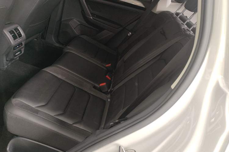 Used Volkswagen Tayron 2019 330TSI Two-Wheel Drive Luxury Model China VI Standard Left Rear Seat