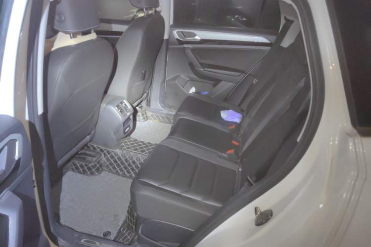 Used Volkswagen Tayron 2019 330TSI Two-Wheel Drive Luxury Model China VI Standard Left Rear Seat