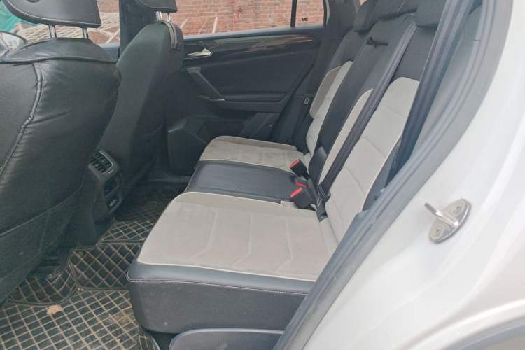 Used Volkswagen Tayron 2019 380TSI Four-Wheel Drive R-Line China VI-standard Left Rear Seat