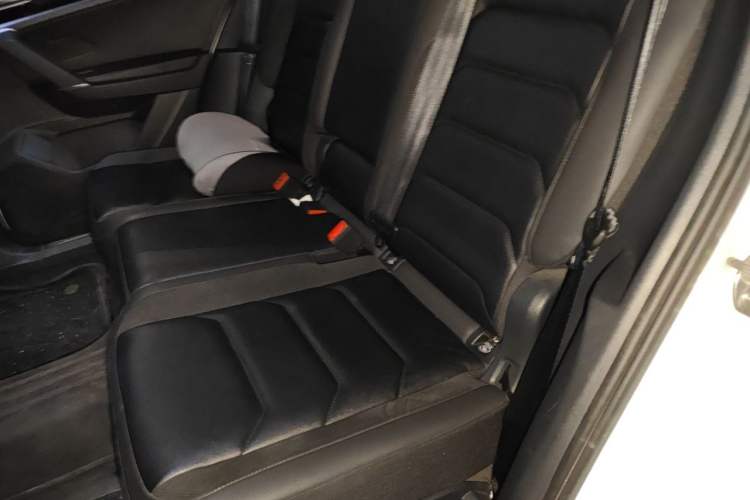 Used Volkswagen Tayron 2019 330TSI Two-Wheel-Drive Luxury Version China V Emission Standard Left Rear Seat