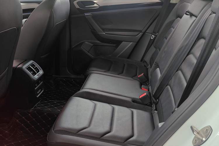 Used Volkswagen Tayron 2019 330TSI Two-Wheel Drive Luxury Model China VI Standard Left Rear Seat