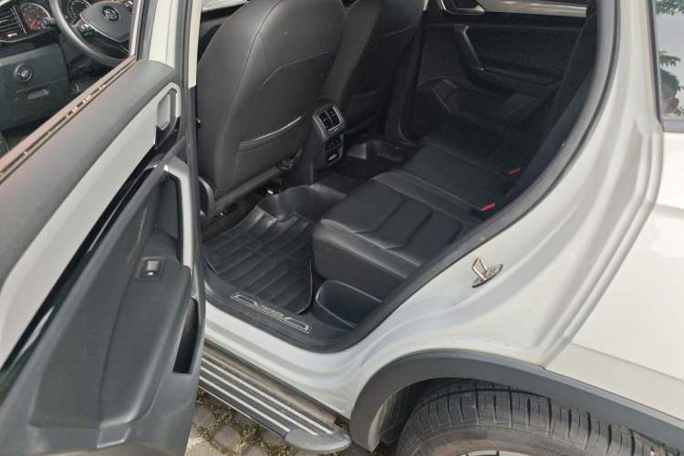 Used Volkswagen Tayron 2019 330TSI Two-Wheel-Drive Luxury Version China V Emission Standard Left Rear Seat