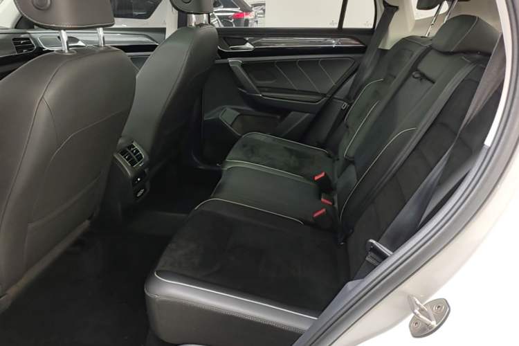 Used Volkswagen Tayron 2019 330TSI Two-Wheel-Drive Luxury Plus China VI Standard Left Rear Seat