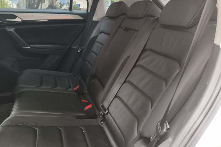Used Volkswagen Tayron 2019 330TSI Two-Wheel-Drive Luxury Version China V Emission Standard Left Rear Seat