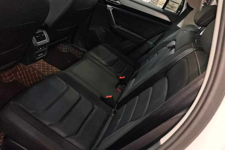 Used Volkswagen Tayron 2019 330TSI Two-Wheel Drive Luxury Model China VI Standard Left Rear Seat
