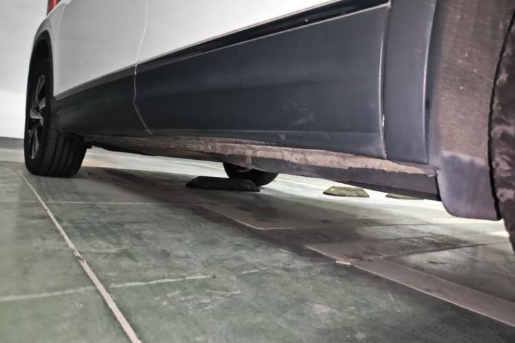 Used Volkswagen Tayron 2019 330TSI Two-Wheel-Drive Luxury Version China V Emission Standard Left Side Sill