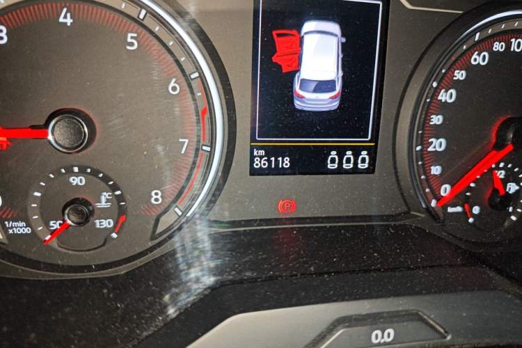 Used Volkswagen Tayron 2019 330TSI Two-Wheel-Drive Luxury Version China V Emission Standard Odometer Close Up
