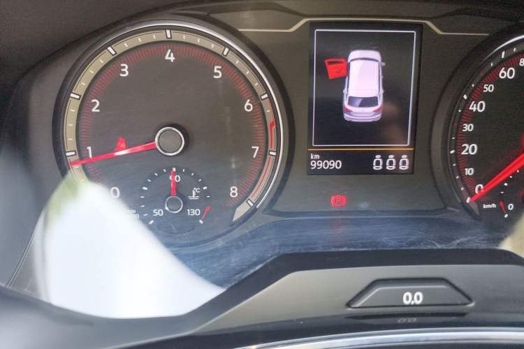 Used Volkswagen Tayron 2019 330TSI Two-Wheel-Drive Luxury Version China V Emission Standard Odometer Close Up