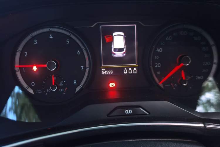 Used Volkswagen Tayron 2019 330TSI Two-Wheel-Drive Luxury Version China V Emission Standard Odometer Close Up