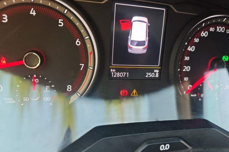 Used Volkswagen Tayron 2019 Teramont Edition 280TSI Two-Wheel Drive Luxury Model China VI Standard Odometer Close Up