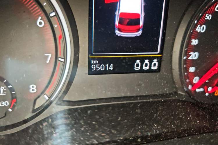 Used Volkswagen Tayron 2019 330TSI Two-Wheel Drive Luxury Model China VI Standard Odometer Close Up