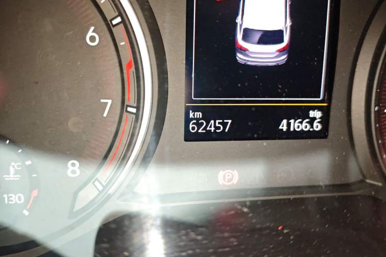 Used Volkswagen Tayron 2019 330TSI Two-Wheel Drive Luxury Model China VI Standard Odometer Close Up