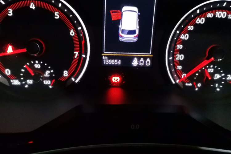 Used Volkswagen Tayron 2019 330TSI Two-Wheel Drive Luxury Model China VI Standard Odometer Close Up
