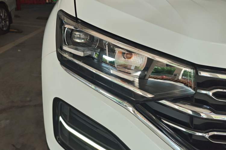 Used Volkswagen Tayron 2019 Teramont Edition 280TSI Two-Wheel Drive Luxury Model China VI Standard Right Front Headlight