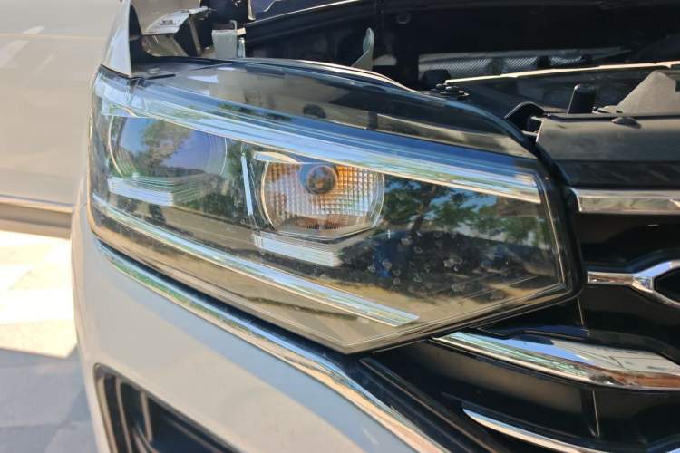 Used Volkswagen Tayron 2019 330TSI Four-Wheel Drive Luxury Version China V Standard Right Front Headlight