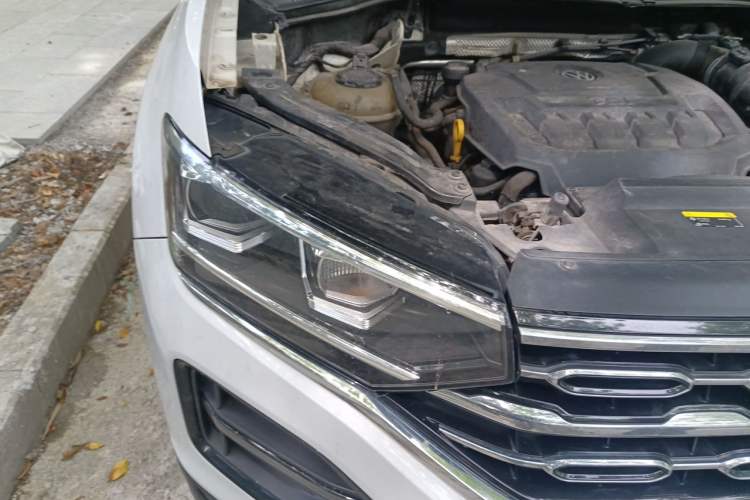 Used Volkswagen Tayron 2019 330TSI Two-Wheel Drive Luxury Model China VI Standard Right Front Headlight