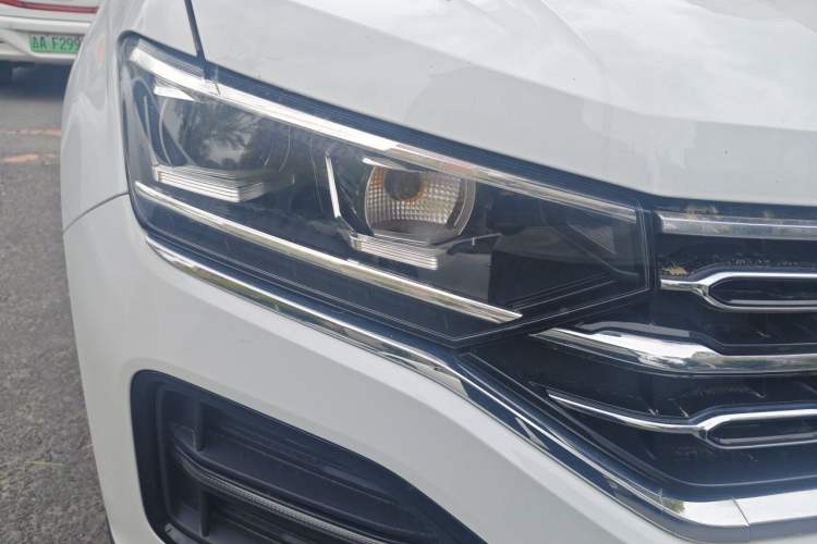 Used Volkswagen Tayron 2019 330TSI Two-Wheel Drive Luxury Model China VI Standard Right Front Headlight