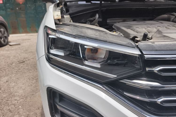Used Volkswagen Tayron 2019 330TSI Two-Wheel Drive Luxury Model China VI Standard Right Front Headlight