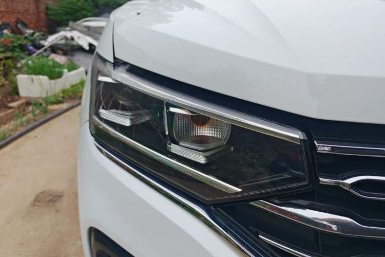 Used Volkswagen Tayron 2019 380TSI Four-Wheel Drive R-Line China VI-standard Right Front Headlight