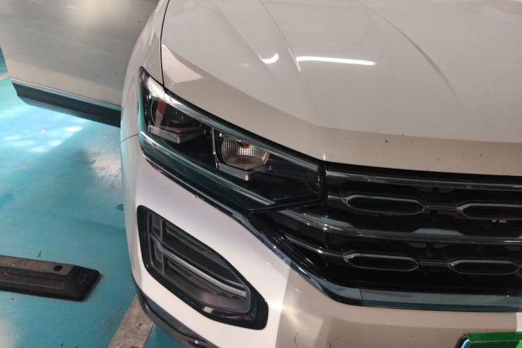 Used Volkswagen Tayron 2019 330TSI Two-Wheel-Drive Luxury Version China V Emission Standard Right Front Headlight