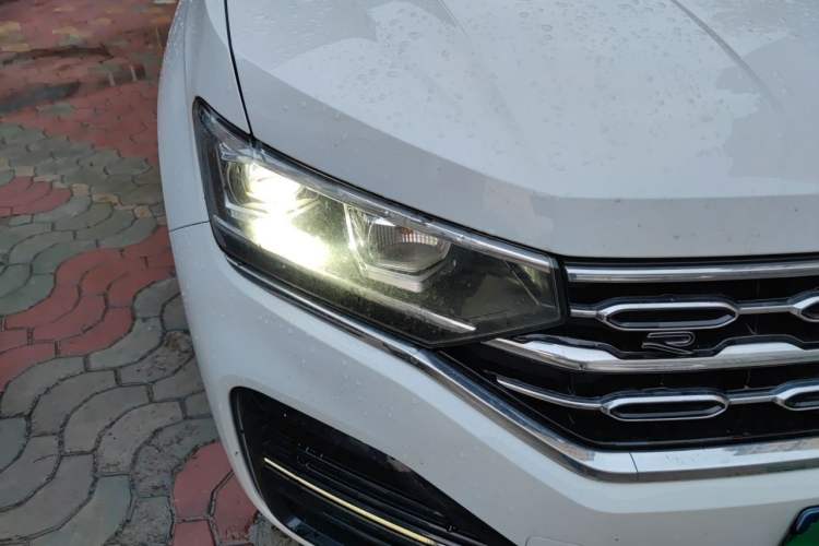 Used Volkswagen Tayron 2019 380TSI Four-Wheel Drive R-Line China VI-standard Right Front Headlight